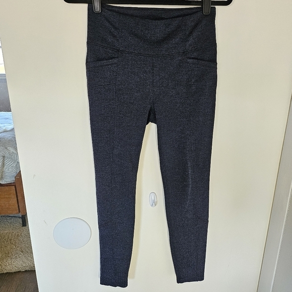 EUC Athleta Herringbone Metro High Waist Leggings Navy Blue Black Pockets Small - Picture 2 of 15